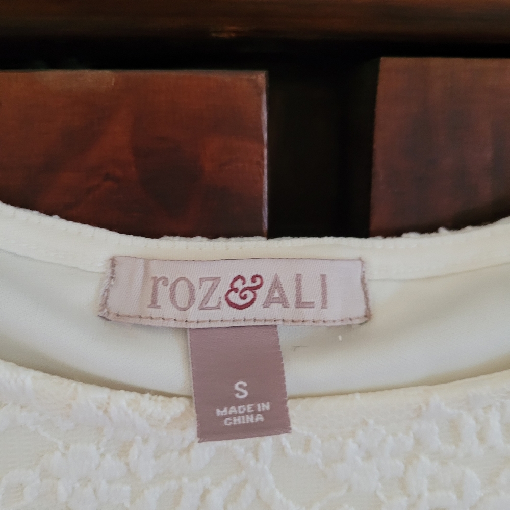 Lace Button Back Tank - Picture 5 of 5